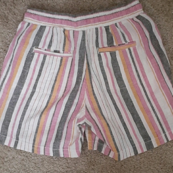 NWOT Misses' Linen Shorts - Picture 2 of 4